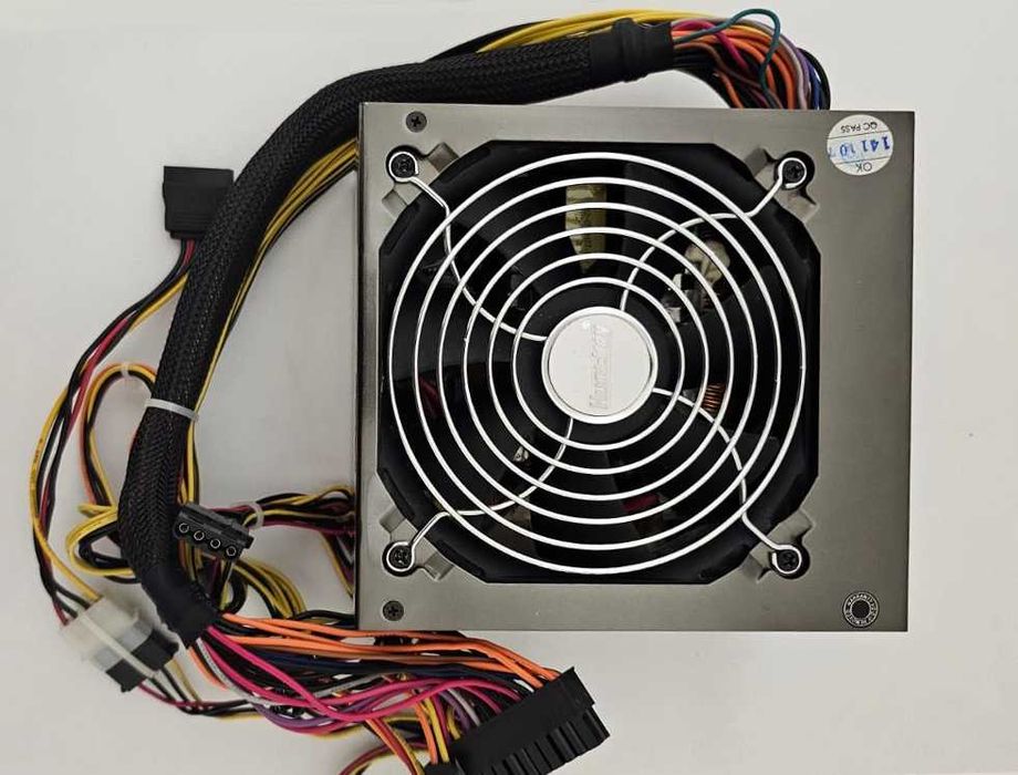 Комплектующие для компьютера (видеокарта 75000 тенге и др.)