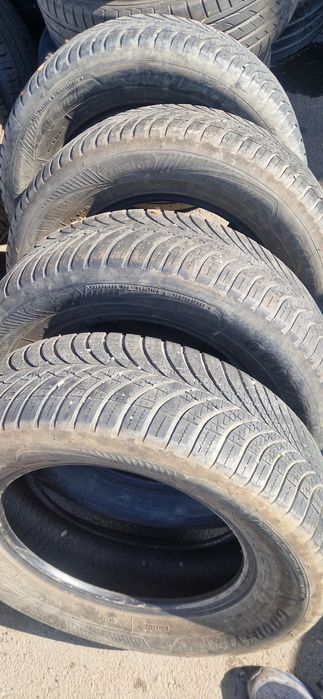 Vând anvelope all-season 215/65r16.