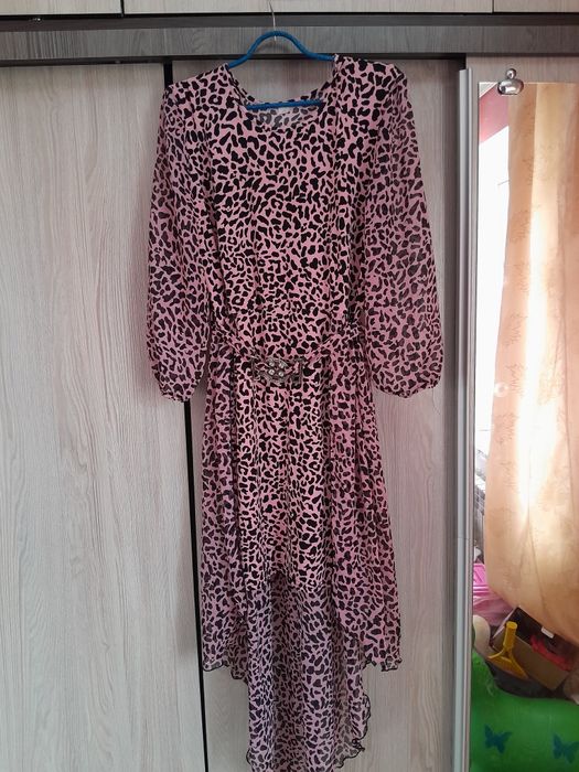 Продам женские платья