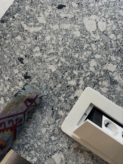 Стол кварц + дерево