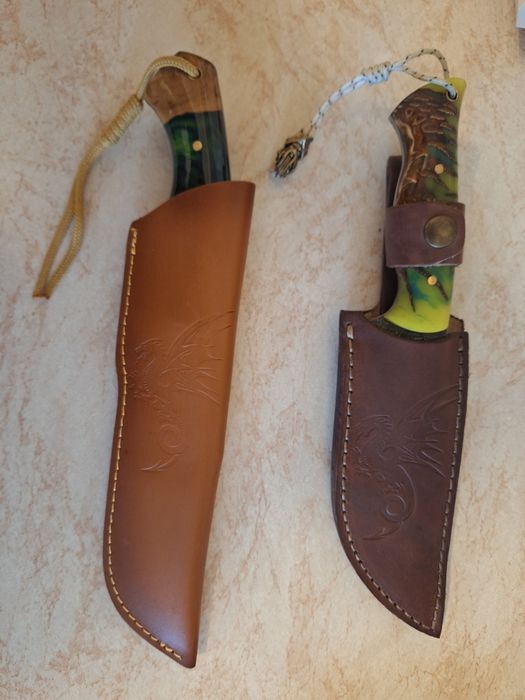 Cuțite vanatoare cu teaca, rășină, lemn maslin