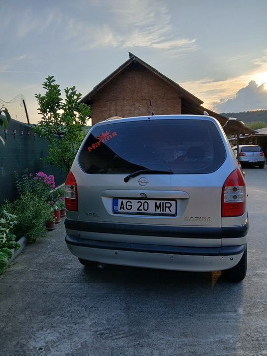 Opel Zamfira 2004