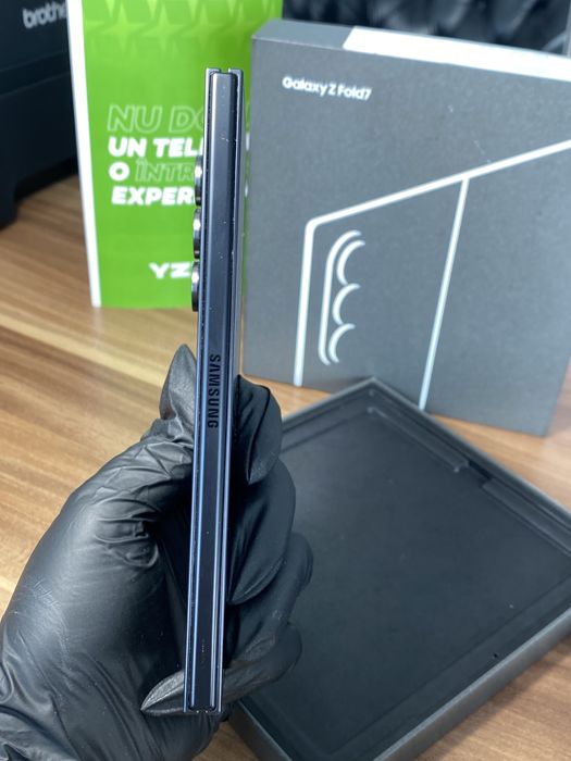 Samsung Galaxy Z Fold7  • 512 GB • Jetblack