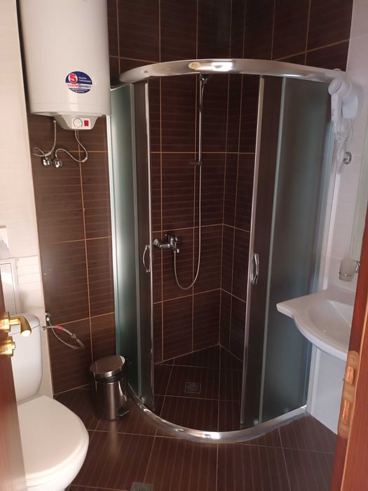 Продава се Хотел в Дългопол - 700 кв.м за 133 €/кв.м - Снимка #9