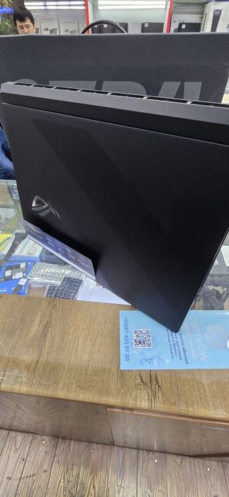 Asus Rog Scar G18