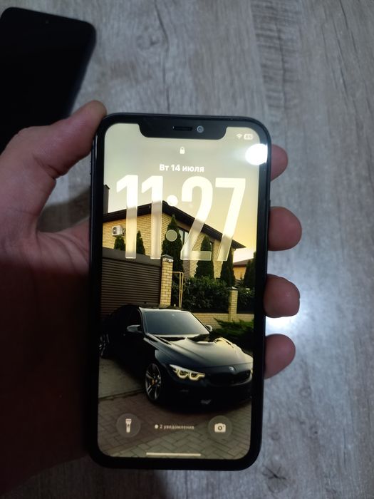 Iphone 11 sotiladi srochni