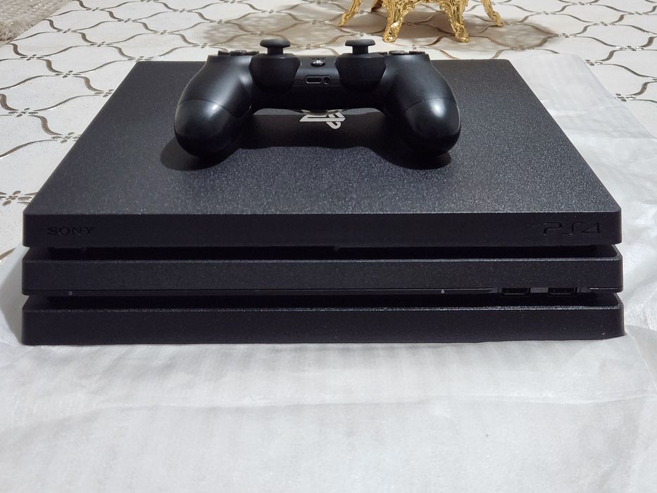 Sony PS4 pro alo holatda