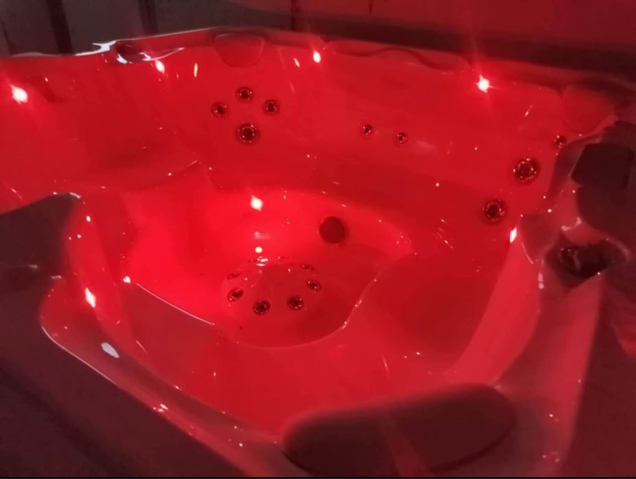 Jacuzzi ciubăr piscină spa