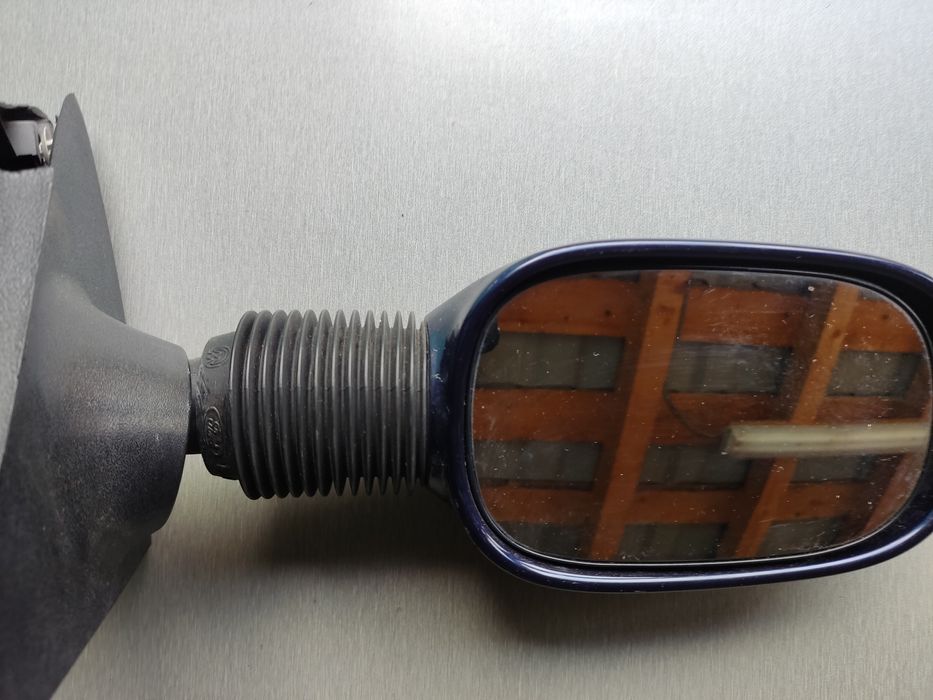 Vând oglinzi retrovizoare stingă dreapta pentru Ford Ka model 2000