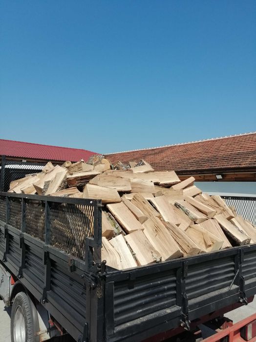 Дърва за огрев и изрезки бяло мише