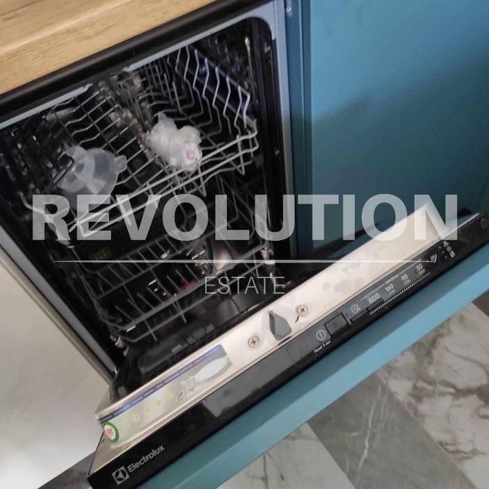 Дава се под наем Едностаен апартамент в Варна, Център - 42 кв.м за 550 € - Снимка #2