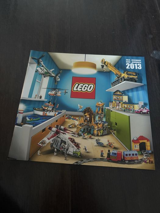 Здравейте продавам тези 4 каталога на лего от годините 2013-2014 г.