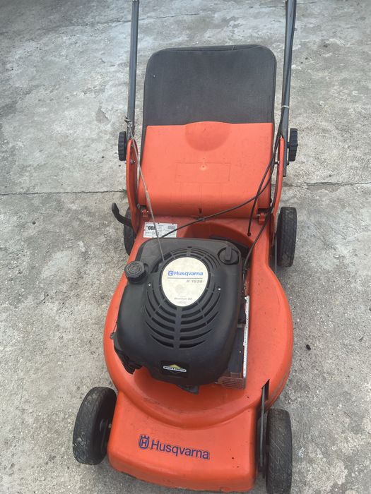 Masina de tuns iarba Husqvarna