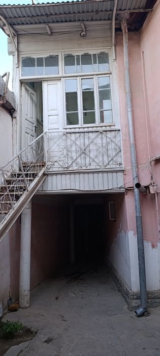 Мирзо Улугбека 1,8-соток срочно продаётся дом.