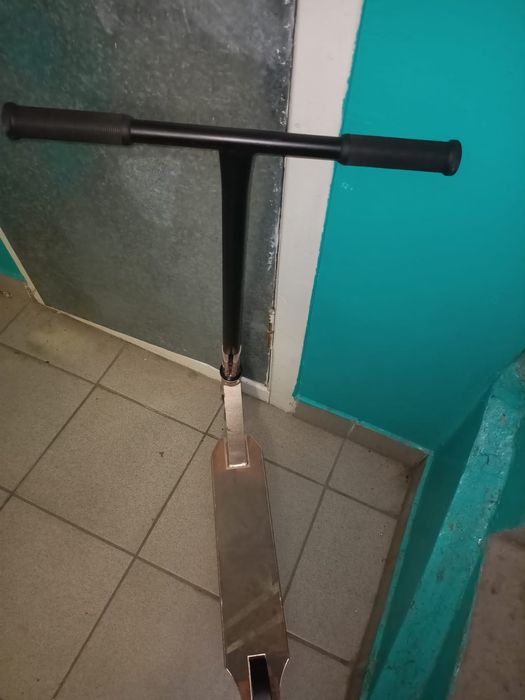 Продам срочно трюковой самокат