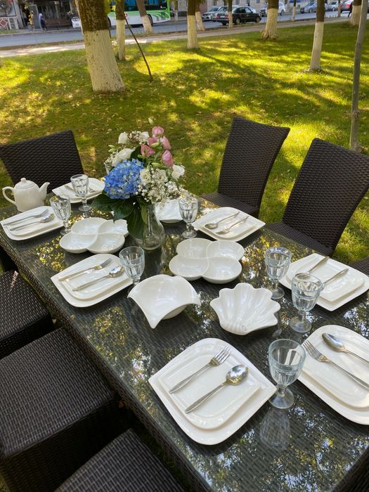 Прокат столов и стульев.