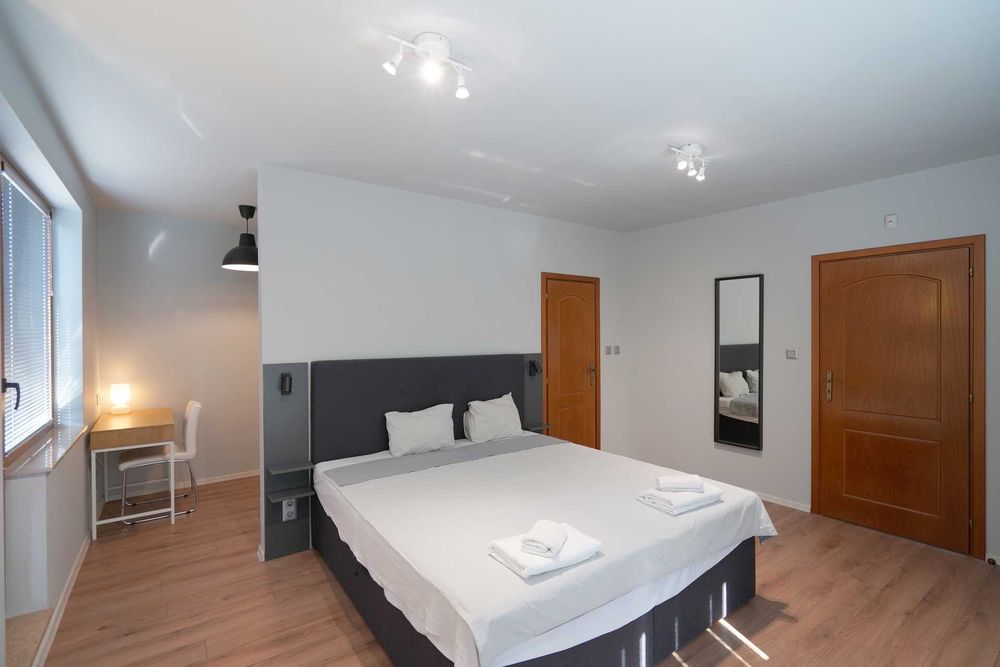 Дава се под наем Тристаен апартамент в Варна, Зимно кино Тракия - 134 кв.м за 999 € - Снимка #11