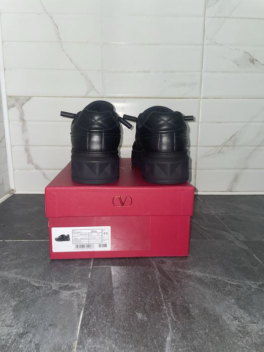 Valentino One Stud