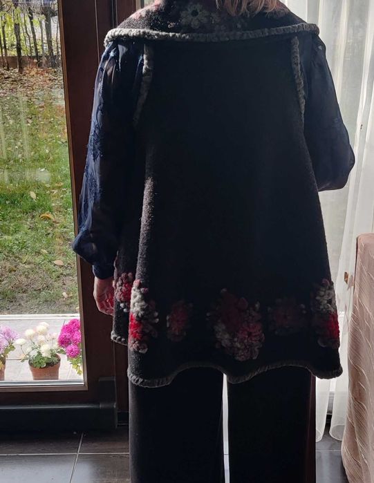 vesta poncho lana merinos cu model impaslit, noua, marime 46-48-50