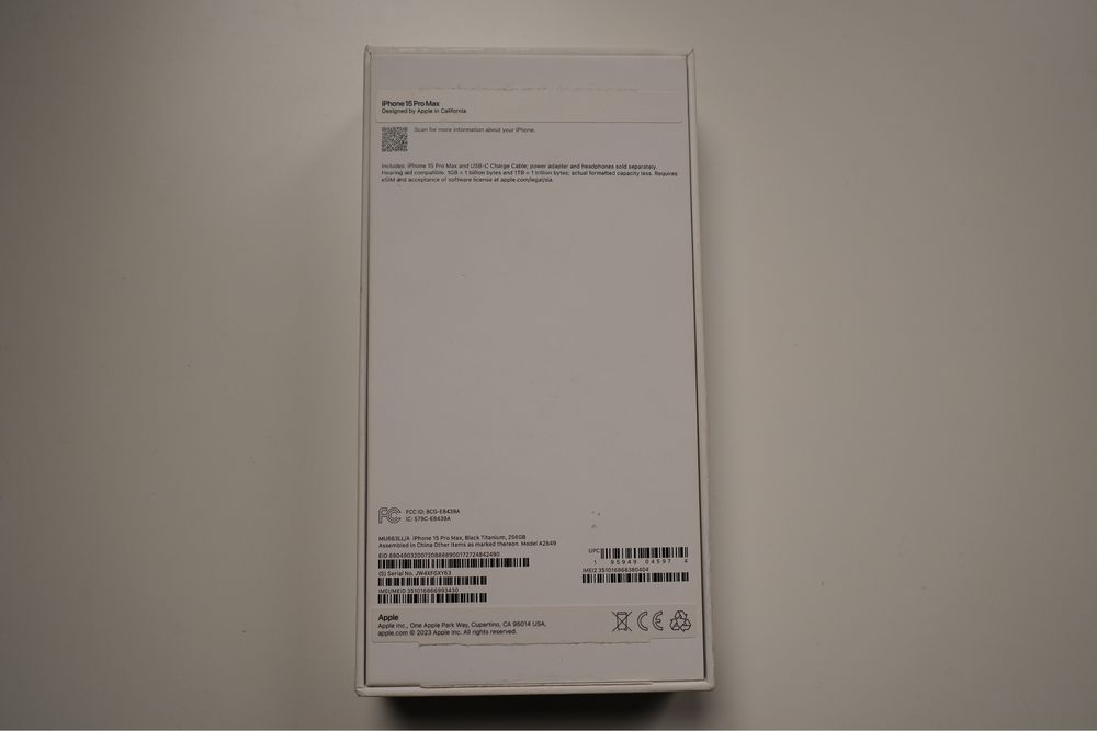 Apple iPhone 15 Pro Max, 256 GB, 5G, titan negru in stare excelenta