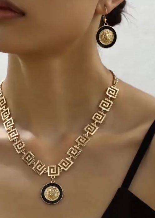 Комплект колие и обеци