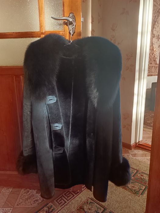 Продам женскую дубленку