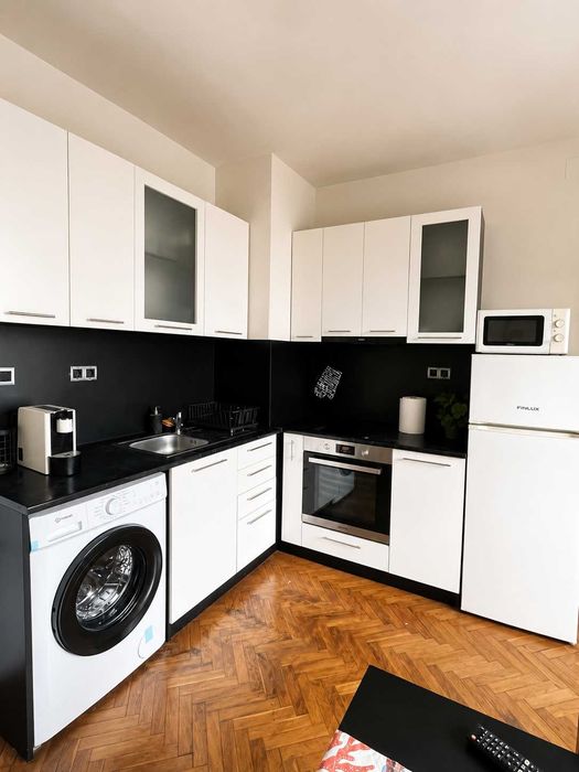 Дава се под наем Тристаен апартамент в Варна, Базар Левски - 68 кв.м за 550 € - Снимка #1