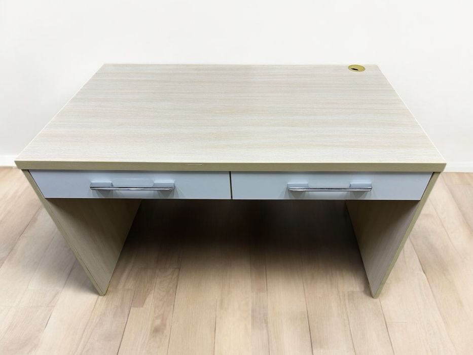 Офисной Стол в Идеальном Состоянии