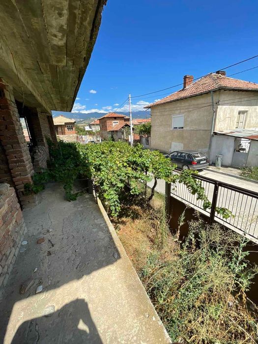 Къща 100кв.м. застроена площ с 500кв.м. двор