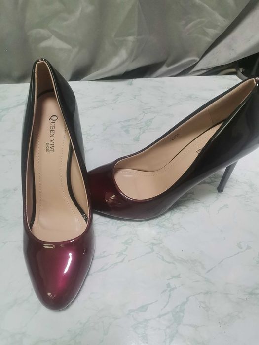 Обувки с висок ток