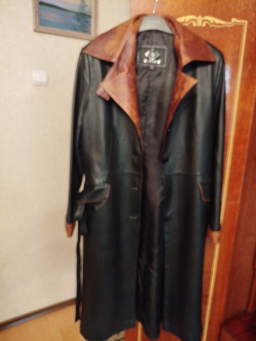 Кожаный женский плащ, б/у