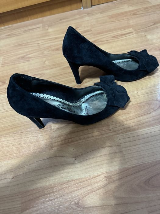 Pantofi negri cu toc