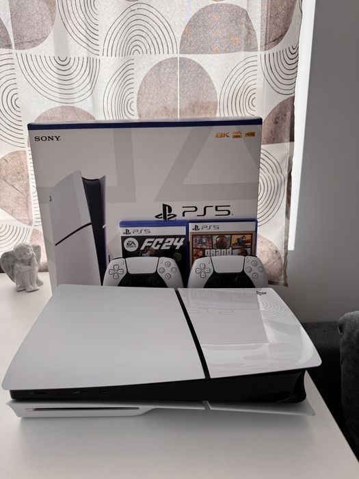 PS5 1TB + 2 Джойстика + 2 Игри СПЕШНО