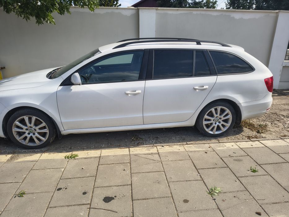 Vind Skoda Superb 2