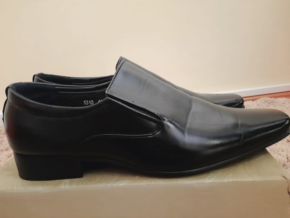 Pantofi bărbătești din imitație de piele