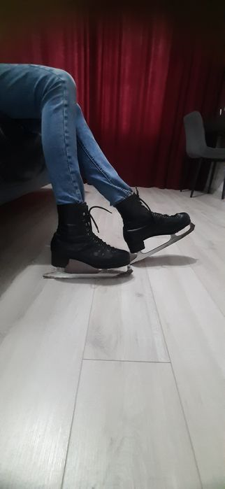 Коньки фигурные р.41