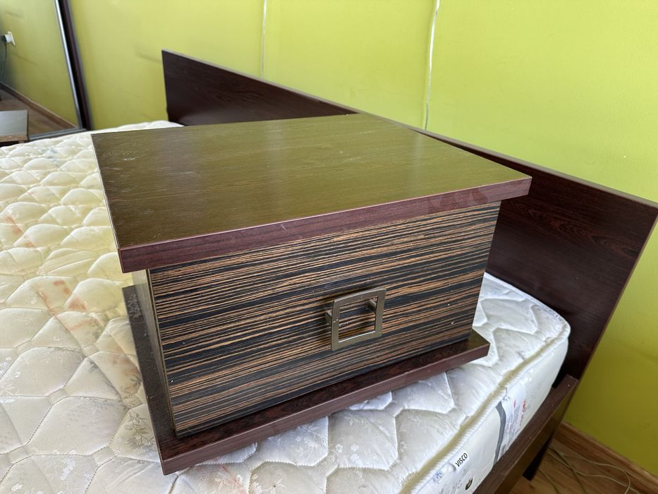 Спалня с подматрачна рамка - 180см/ 200см + комплект с нощни шкафчета