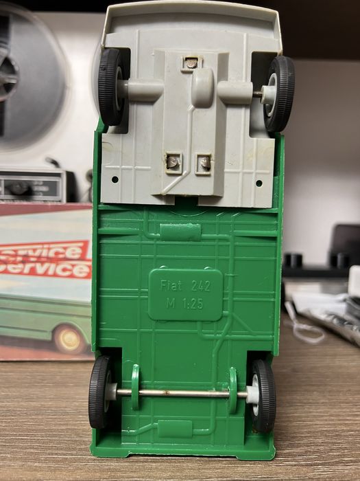 Fiat 242 Service