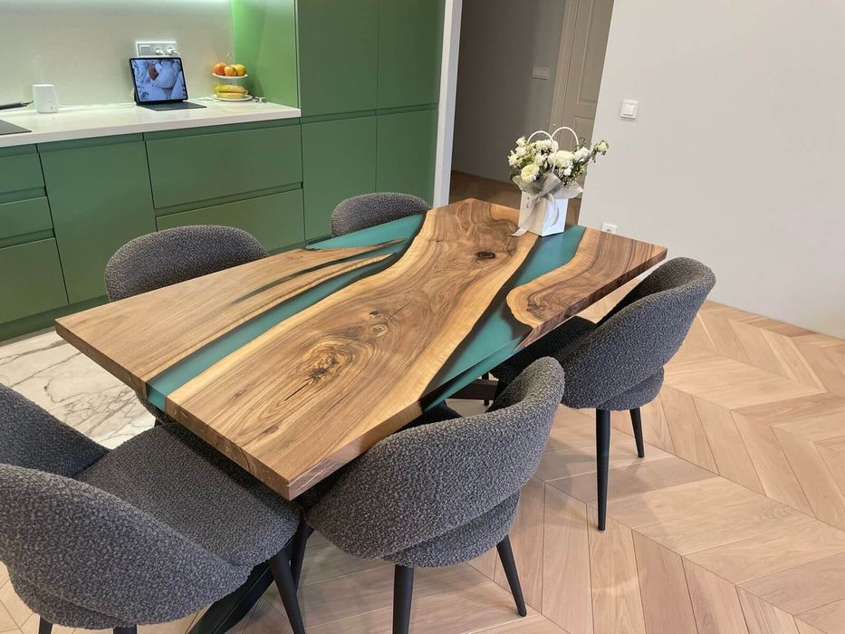 Трапезни маси от масив и епоксидна смола