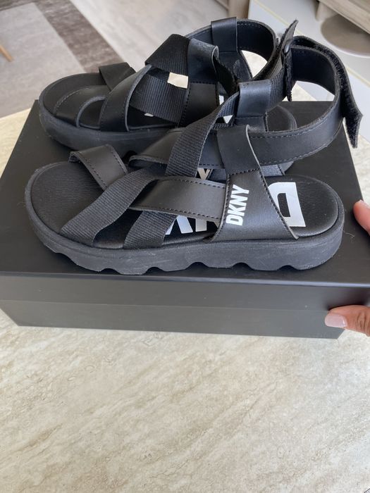 Детски сандали DKNY 34 номер