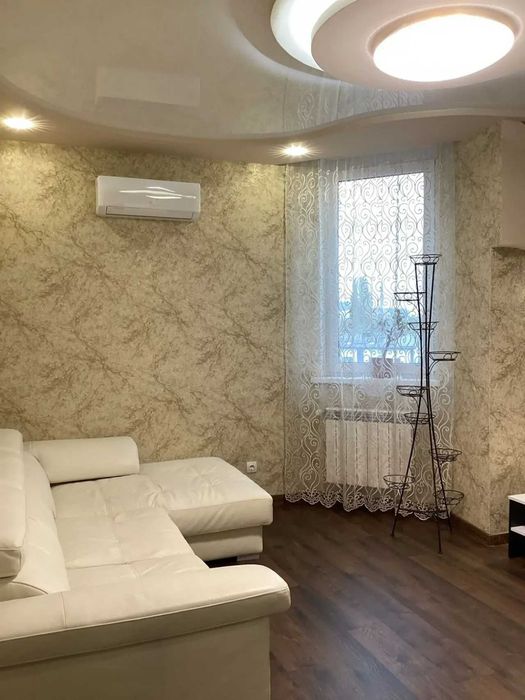 Дава се под наем Двустаен апартамент в София, Център - 56 кв.м за 408 € - Снимка #1