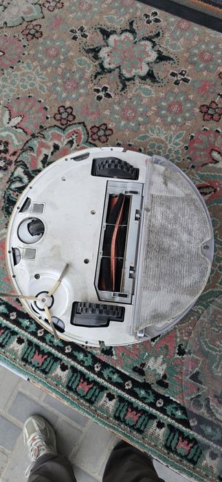 Робот пылисос  robo