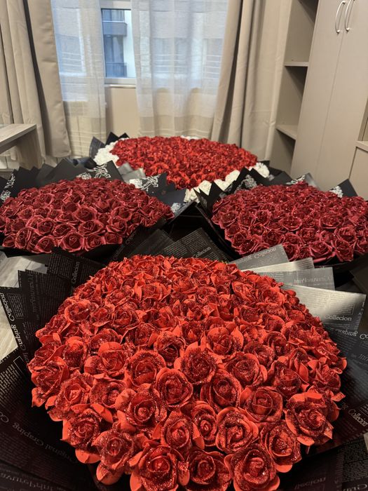 Букети от брокатени рози