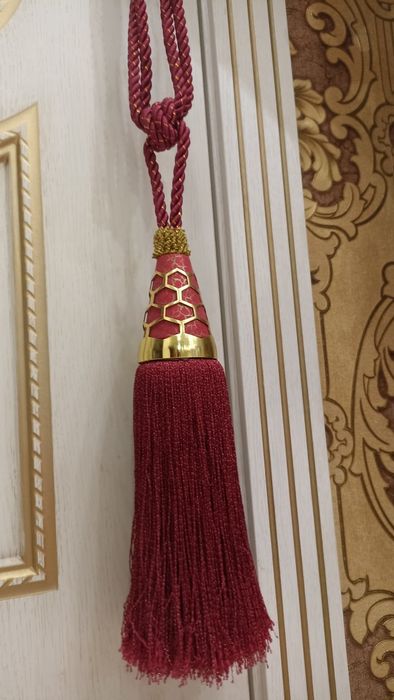 Продам две кисти прихватки для штор