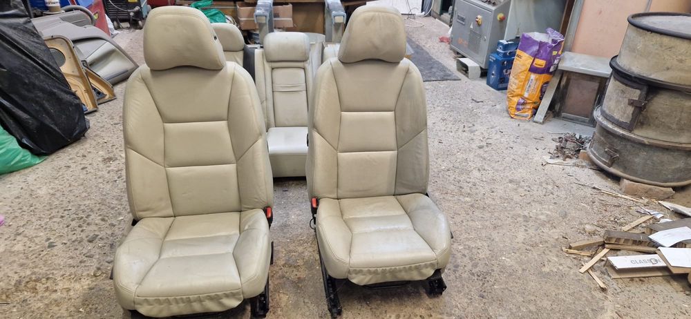 Interior de piele Volvo V70 N