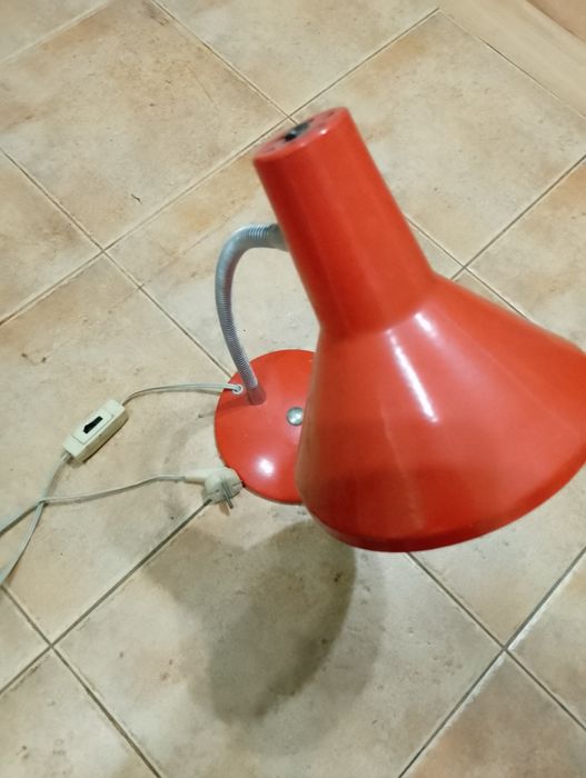 Настолна лампа метална