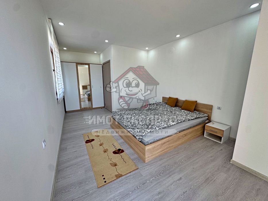 Обзаведен тристаен апартамент, нов, панорамна гледка, кв.Баба Тонка