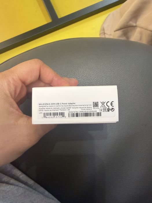 Адаптер питания Apple для iPhone 20W USB-C