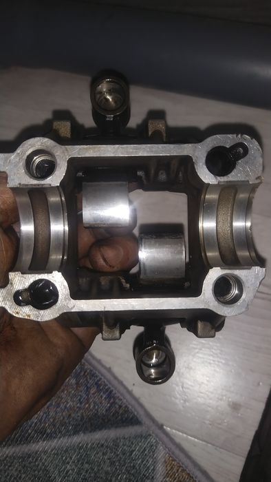 Запчасти на Двигатель  124 м103 2.6