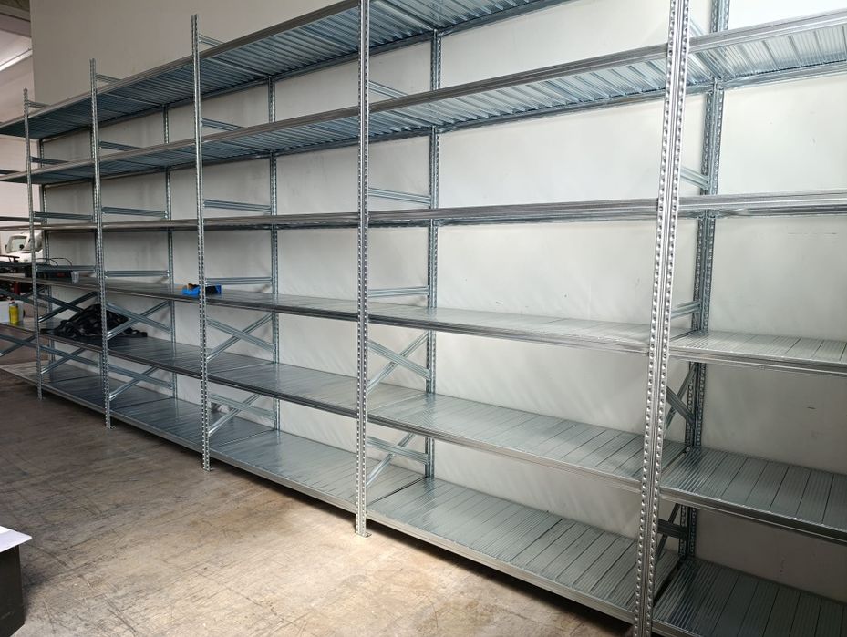 Rafturi pentru depozitare